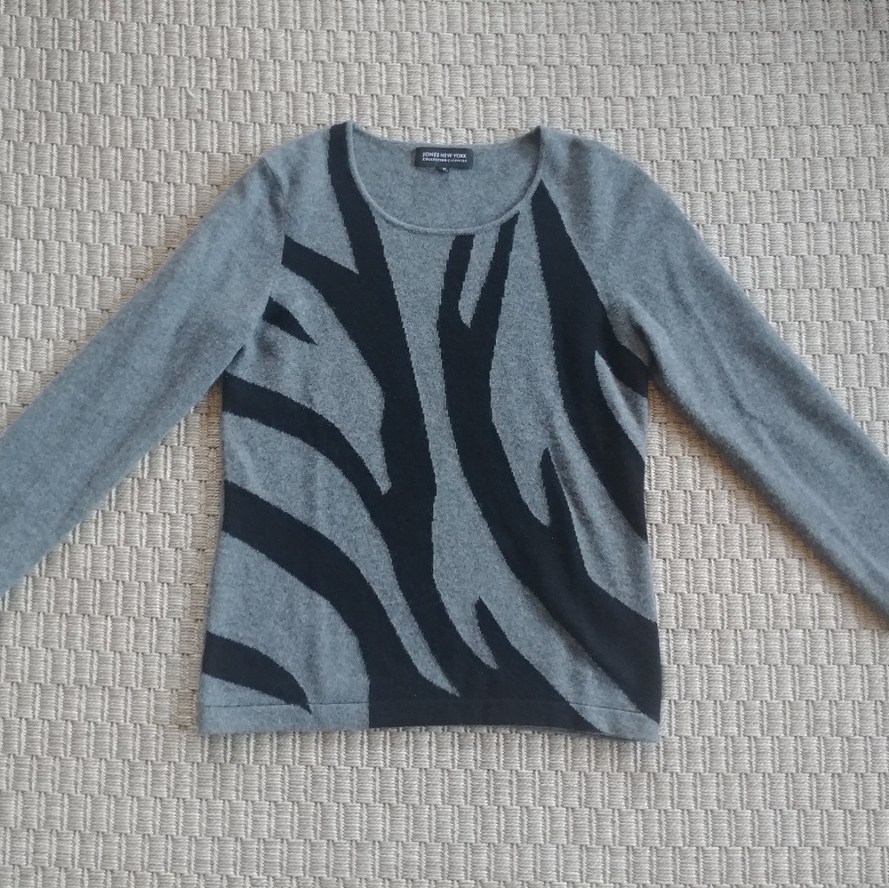 Super Soft Cashmere Gray Zebra Sweater Sz M